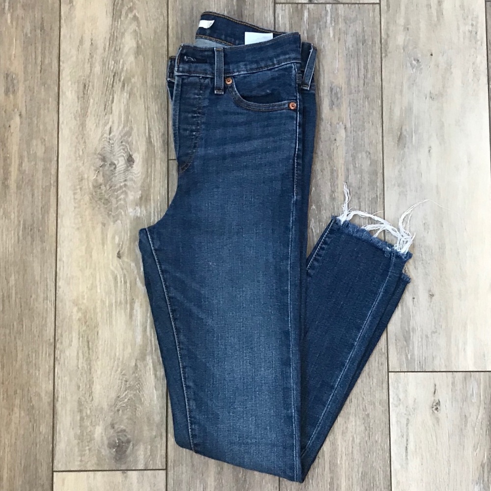 Levi Wedgie Skinny Jeans 25